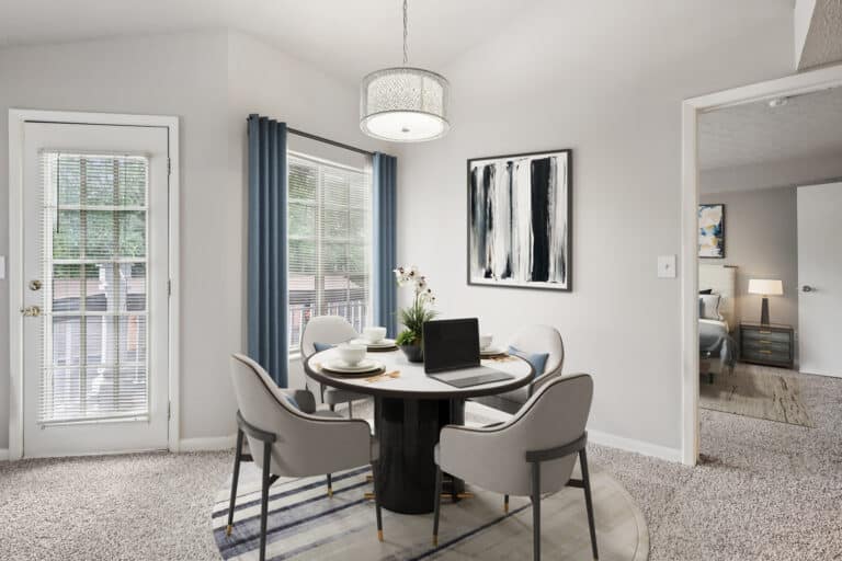 4-McCauly-Crossing-Apartments dining